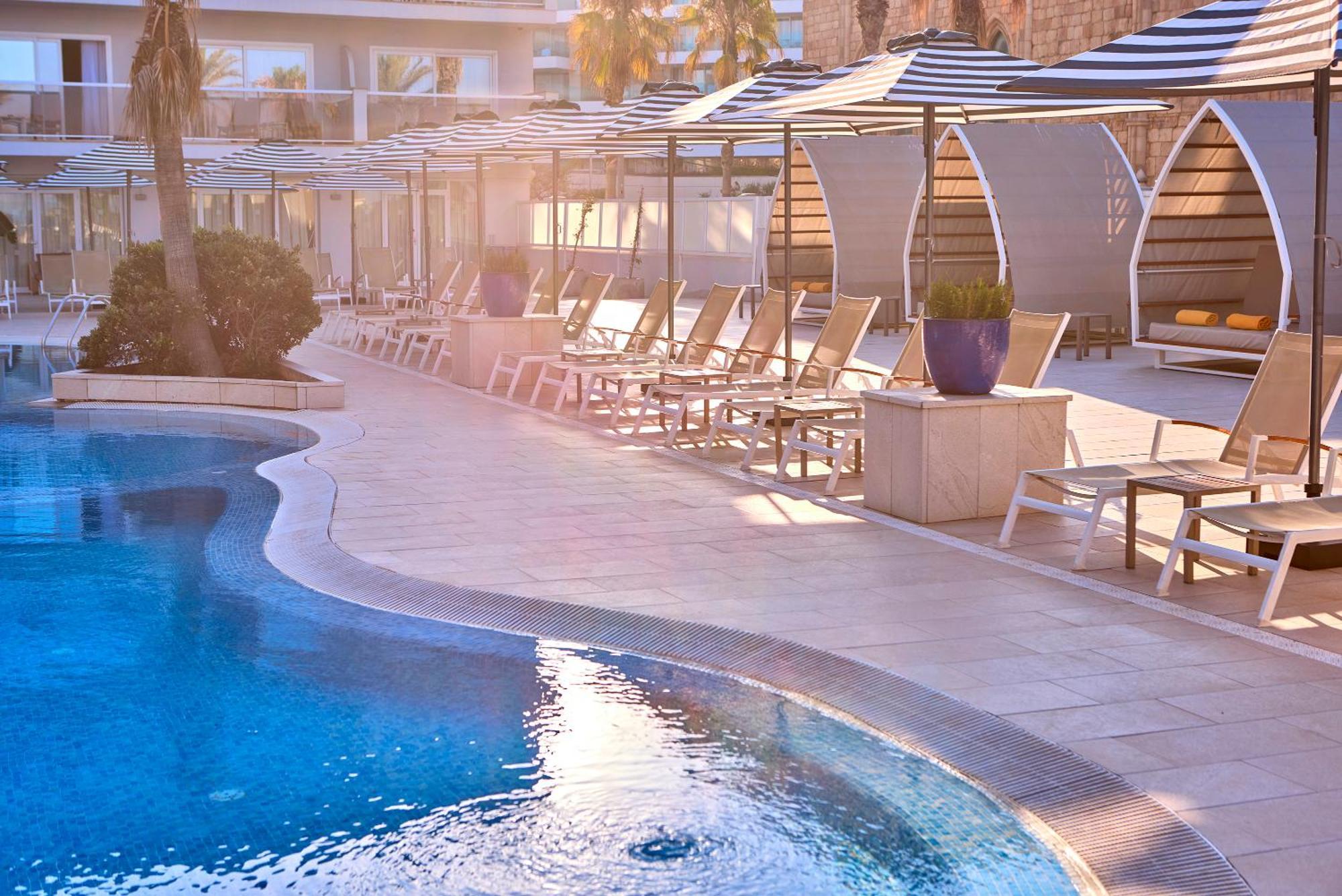 Universal Neptuno (adults Only) 4*